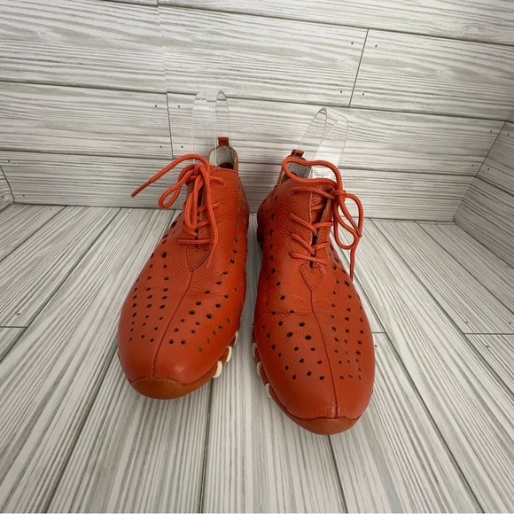 Litfoot women’s orange shoes - Picture 2 of 11